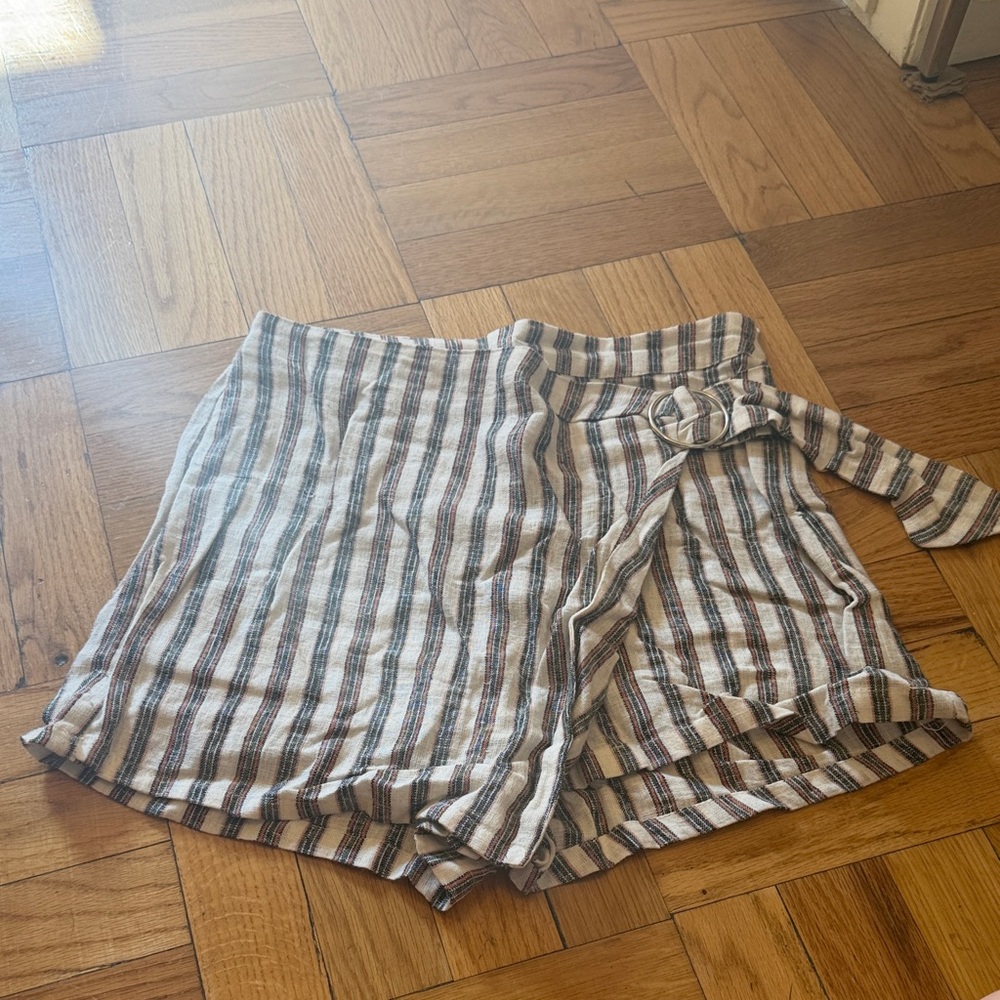 Love Tree Striped Shorts with Belt - Black, White, Brown